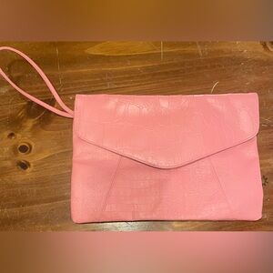 Women’s pink vegan snakeskin embossed leather bag envelope clutch wristlet strap